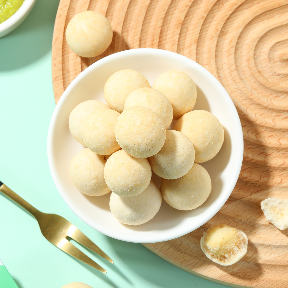 Macadamia Nut Kernels (Wasabi Flavor)