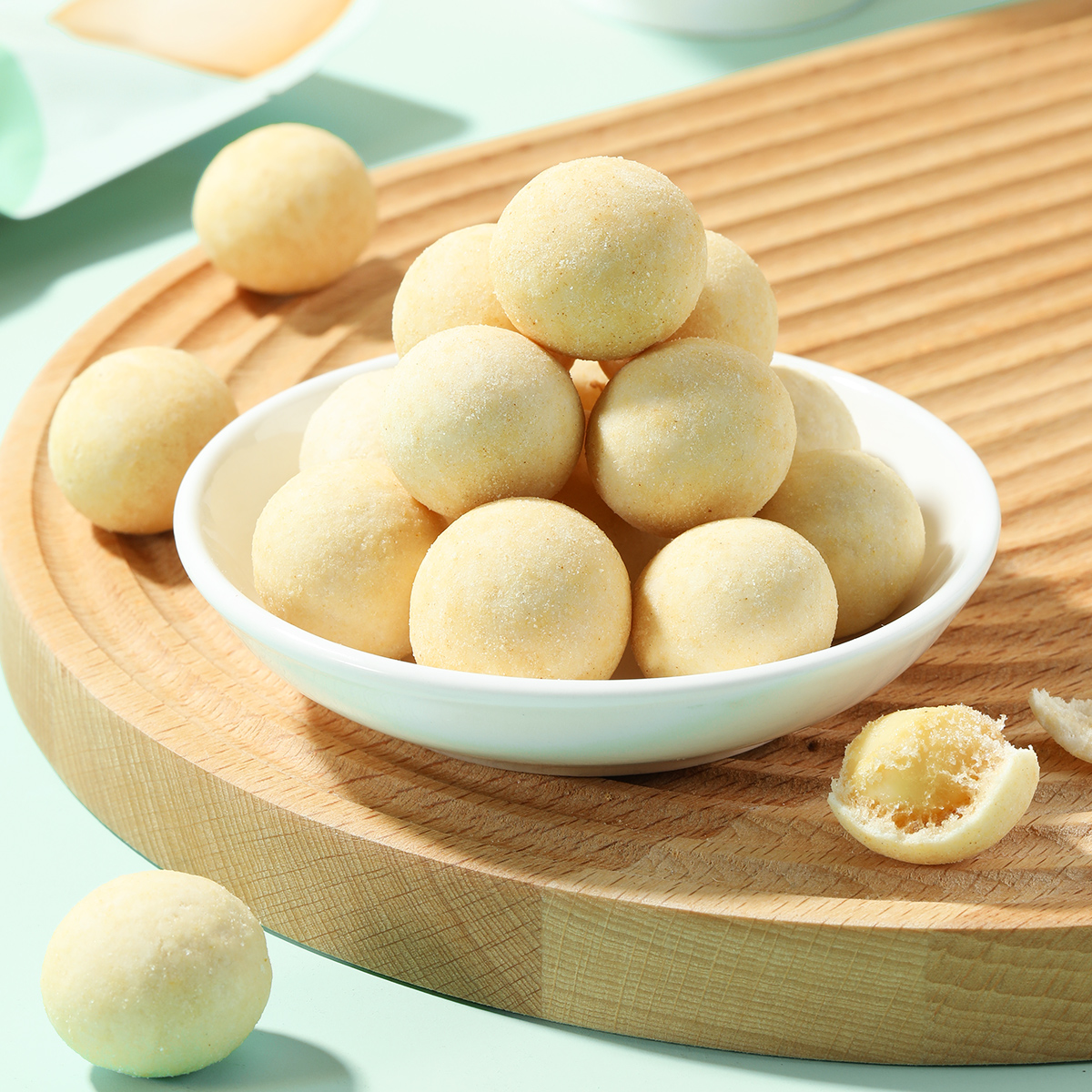 Macadamia Nut Kernels (Wasabi Flavor)